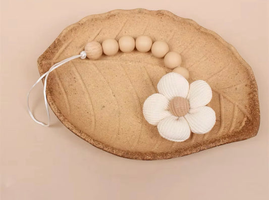 Attache tétine fleurs